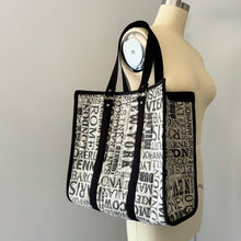 Load image into Gallery viewer, easy tote bag sewing pattern for beginners