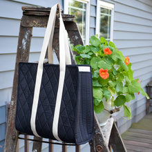 Load image into Gallery viewer, easy quilted tote bag sewing pattern for beginners to make in an afteroon