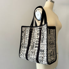 Load image into Gallery viewer, easy tote bag sewing pattern for beginners
