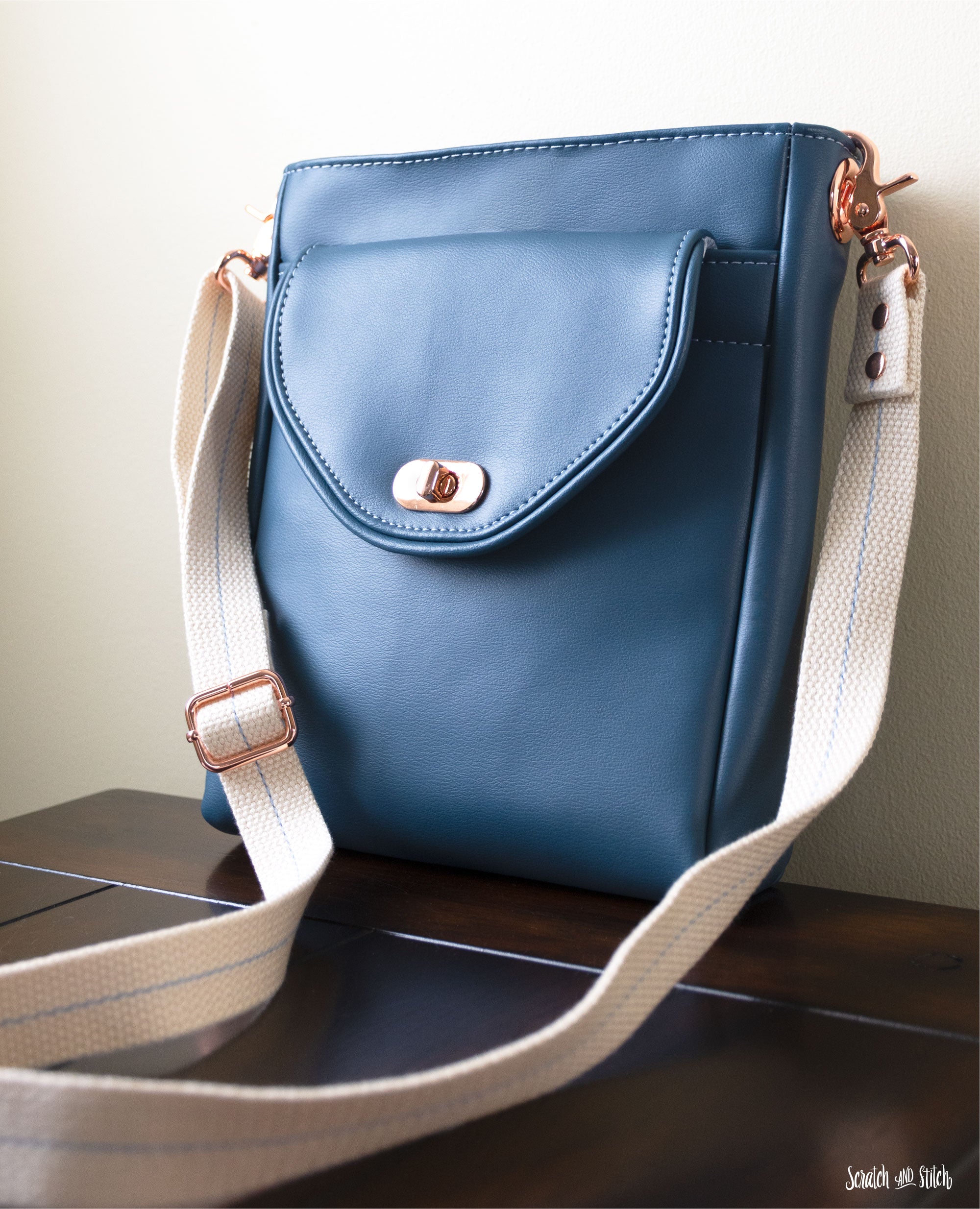Curbside Crossbody Bag Pattern + Videos – Scratch and Stitch